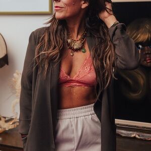 Wilfred Crepe Blazer – Size 2 (Aritzia)